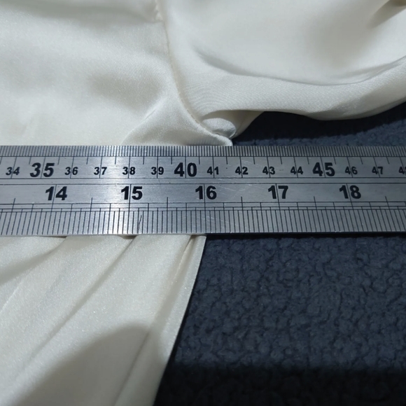 Tommy Hilfiger X Zendaya Wrap Satin Dress Ballgown Midi Long Sleeve Size 4 Cream - Picture 6 of 6